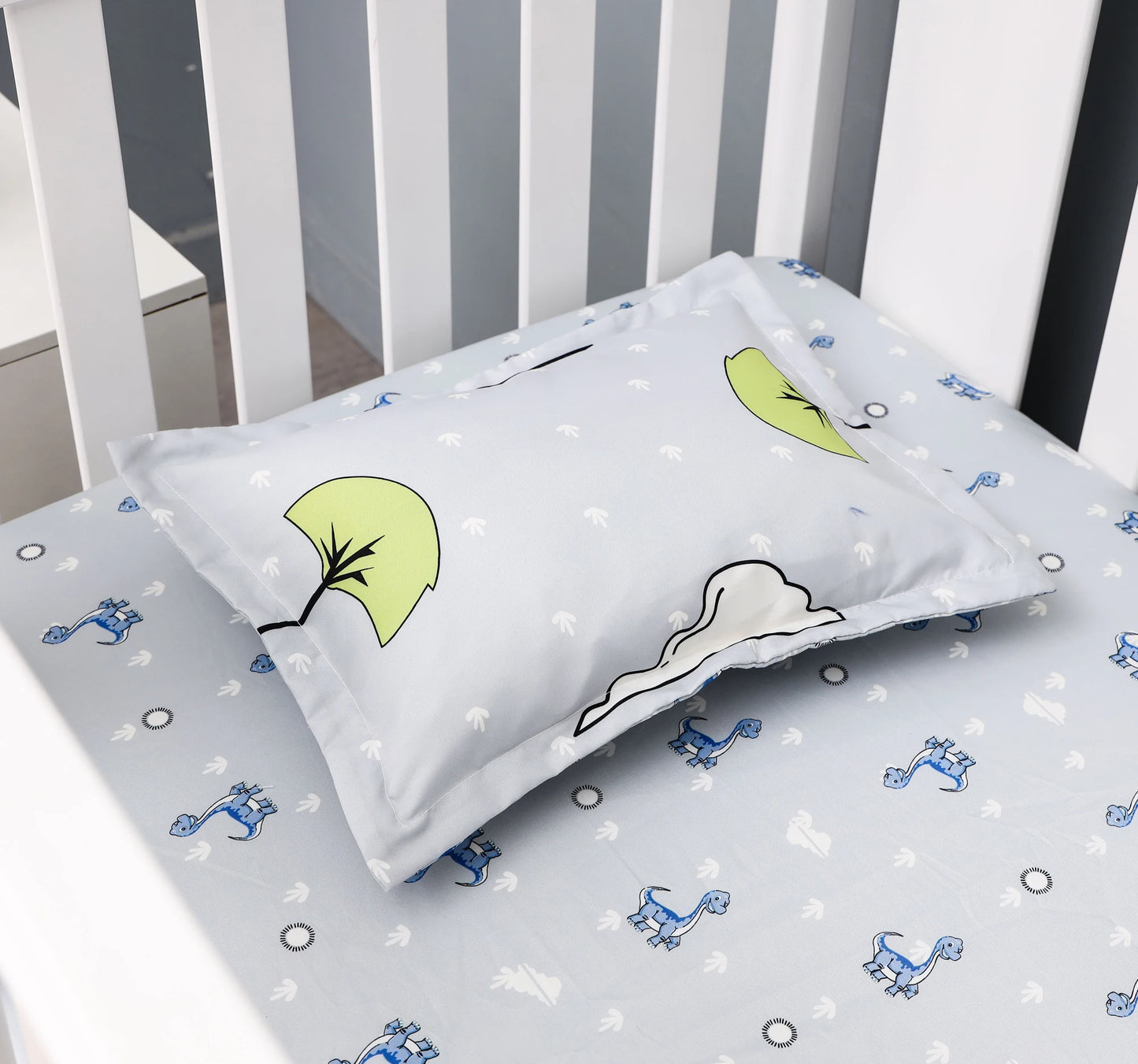 4 pcs cheep dinosaur design new design baby bedding set for boys new born-comforter, crib sheet, crib skirt and pillow case